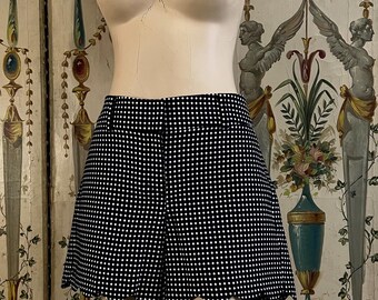 Anne Taylor Black and White Polka Dot shorts size 4.