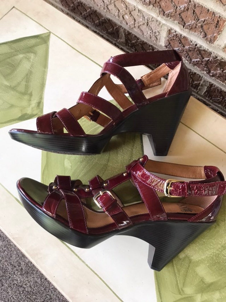 Sofft wine patent sandals
