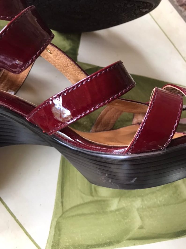 Sofft wine patent sandals