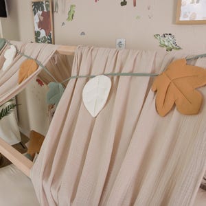 Muslin Leaf Garland – Handmade Nursery Decor | Boho Baby Room Banner | Woodland Theme Kids Room | Baby Shower Gift | Neutral Wall Hanging