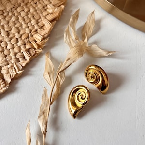 Stainless steel shell earrings