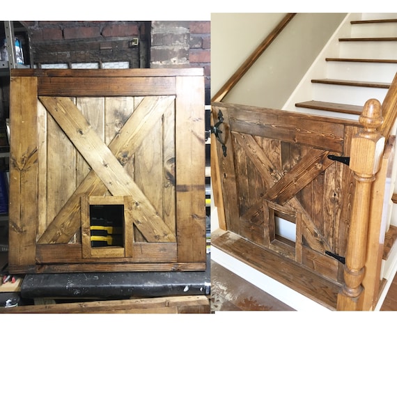 Porte de bébé de ferme, porte d'escalier en bois rustique, porte