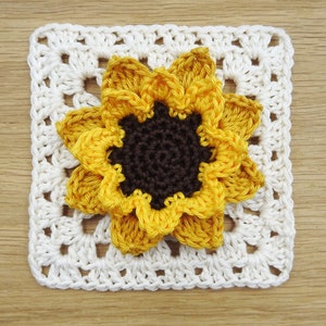 Boho Sunflower Granny Square Crochet Pattern, NO-SEW Double-Layered Flower Afghan Square, Scheepjes Catona Photo Tutorial image 2