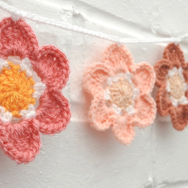 Sweet Little Garland Crochet Pattern, Crochet Flower Applique, Flowers Embelishment Beginner Pattern, Flower Bunting, Flower Wall Hanging