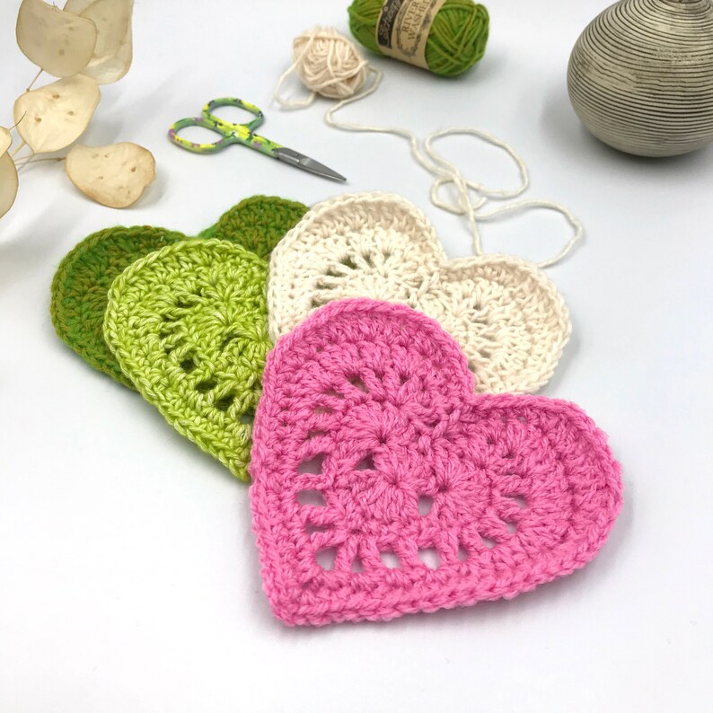 Sweet Little Heart Crochet Pattern, Crochet Heart Applique Embelishment Pattern, Rainbow Baby Hearts Scheepjes Stone Washed Photo Tutorial image 2