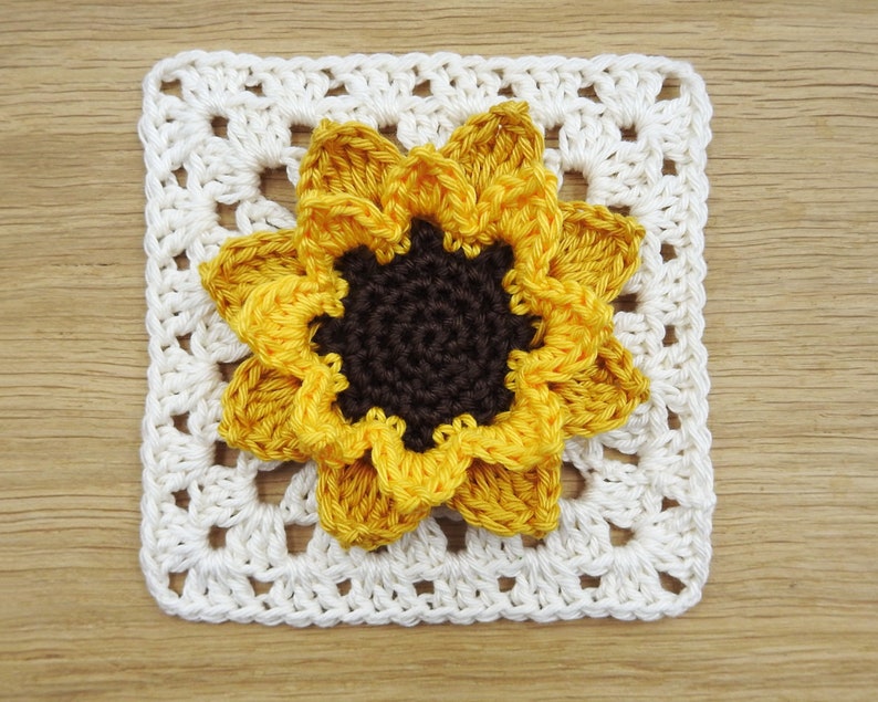 Boho Sunflower Granny Square Crochet Pattern, NO-SEW Double-Layered Flower Afghan Square, Scheepjes Catona Photo Tutorial image 2