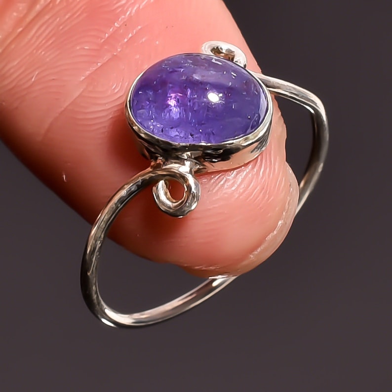Beautiful Tanzanite Gemstone Ethnic Style Jewelry 925 Sterling Silver Ring 6 US