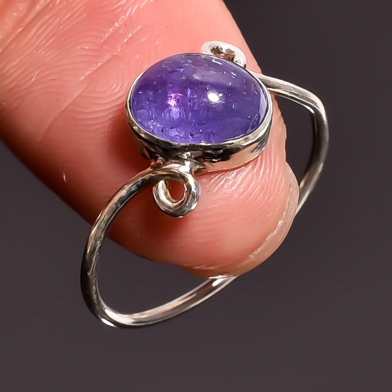 Beautiful Tanzanite Gemstone Ethnic Style Jewelry 925 Sterling Silver Ring 6 US