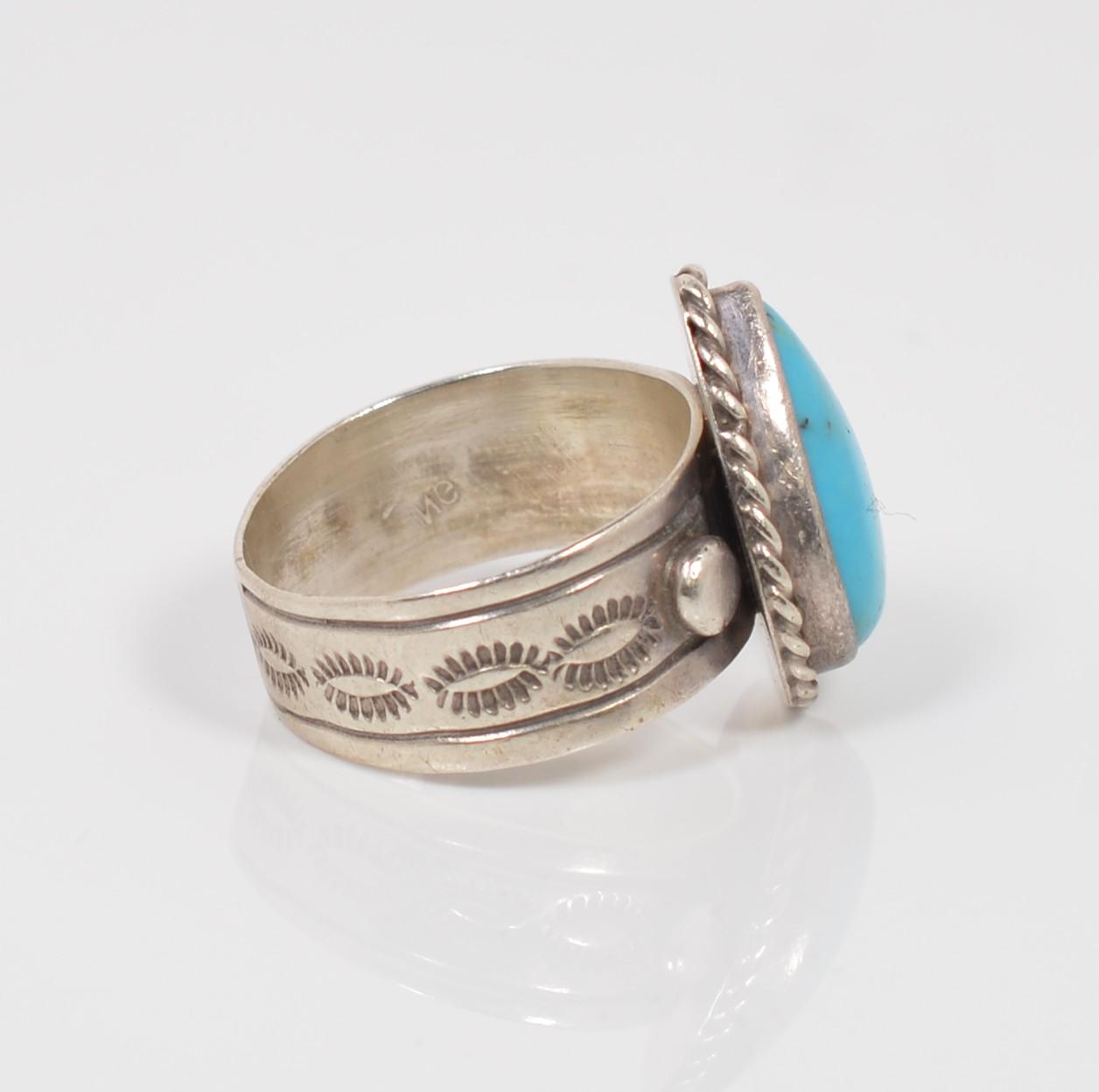 Vintage Navajo R. Tom Sterling Silver Turquoise Ring | Teardrop Vintage Navajo R. Tom Sterling Silver Turquoise Ring | Teardrop