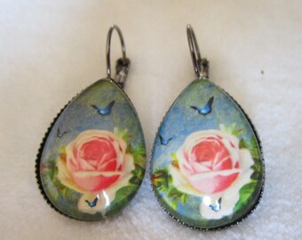 boucles d'oreilles roses vintage forme dormeuse