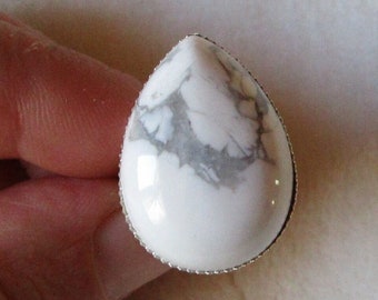 howlite ring, calm lithotherapy, emotional stability