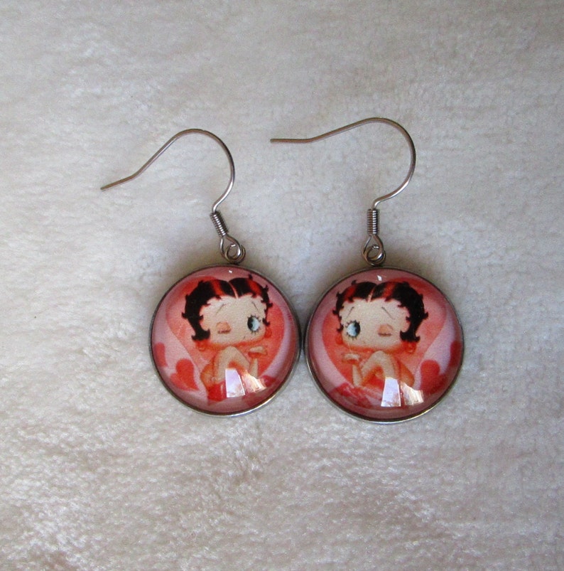 pretty pair of betty boop earrings, 0.79 inch image 3