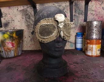 Réplica de resina postapocalíptica de gafas de calavera de cuervo
