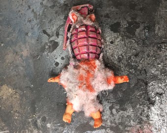 Muñeca de terror postapocalíptica - LABOOMBOOM