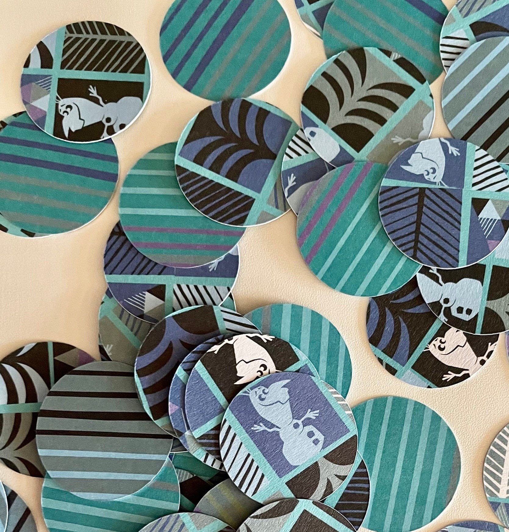 Frozen Abstract Olaf Paper Confetti Scatter