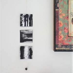 Mural. Tríptico de pared. Cuadro estilo Soulages. Dibujar pintura negra. Regalo único. Regalo unisex. Regalo de esposa. regalo de hombre