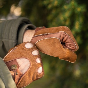 Men&#39;s DRIVING Gloves - COW-COGNAC - deerskin leather