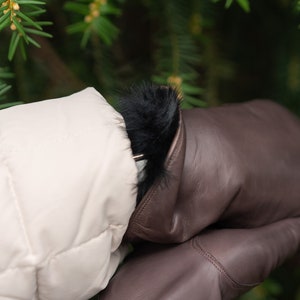 Women&#39;s RABBIT FUR lined Gloves - BROWN - hairsheep leather