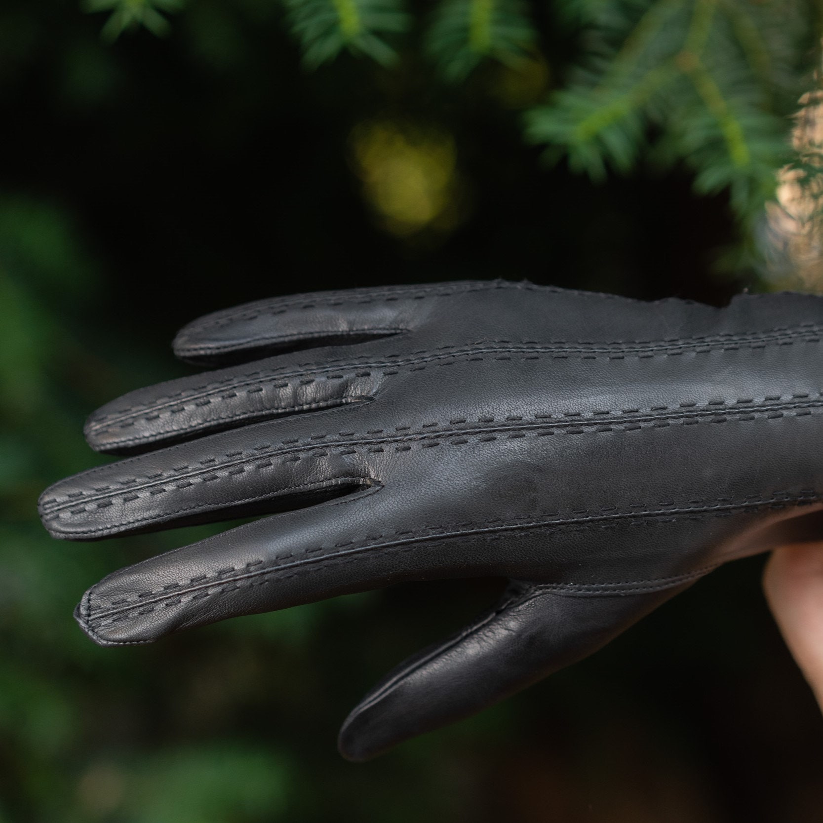 Women's UNLINED Gloves - BLACK - hairsheep leather