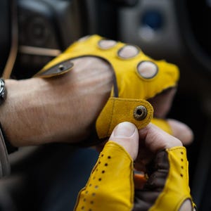 Men&#39;s FINGERLESS Gloves - YELLOW-BROWN - hairsheep leather