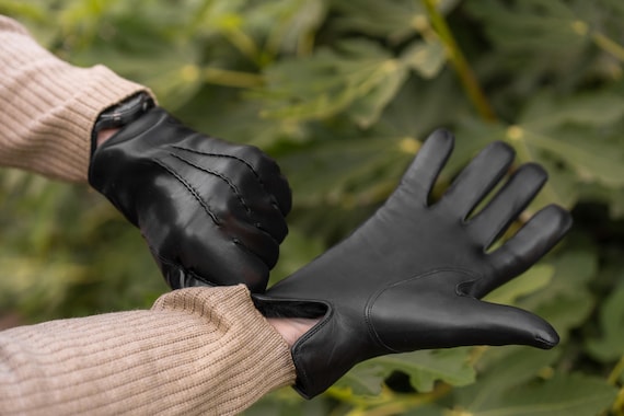 chinese dress ladies SURAWIL Mens Leather Gloves Mens Dress Glove Touchscreen Winter Gloves for Men  Driving Gloves Cashmere Lined M051US-T Black M at Amazon Men's Clothing  store main image 0