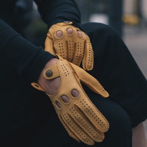Women&#39;s DRIVING Gloves - GOLD - deerskin leather