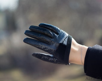 Women's short UNLINED Gloves - BLACK - hairsheep leather