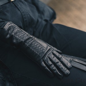 Women&#39;s Gloves - BLACK - silk lined - hairsheep leather