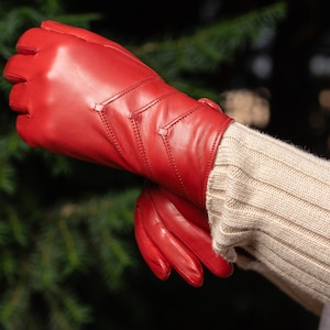 Women&#39;s Gloves - RED - silk lined - hairsheep leather
