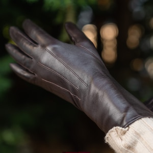 Women&#39;s Gloves - DARK BROWN - silk lined - hairsheep leather