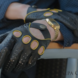 Men&#39;s DRIVING Gloves - BLACK(YELLOW) - hairsheep leather