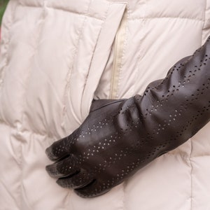 Women&#39;s Long UNLINED Gloves - DARK BROWN - hairsheep leather