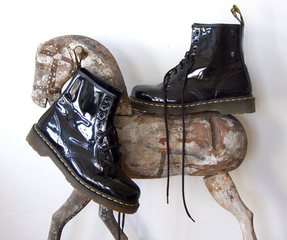 Vintage Dr Martens boots, black Dr. Martens combat