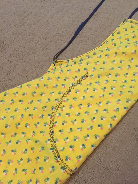 Yellow floral  pattern apron - image 5