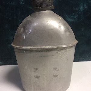 World War Two US military canteen SR FCO 1945
