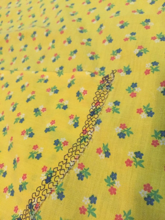 Yellow floral  pattern apron - image 7