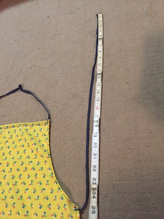 Yellow floral  pattern apron - image 8