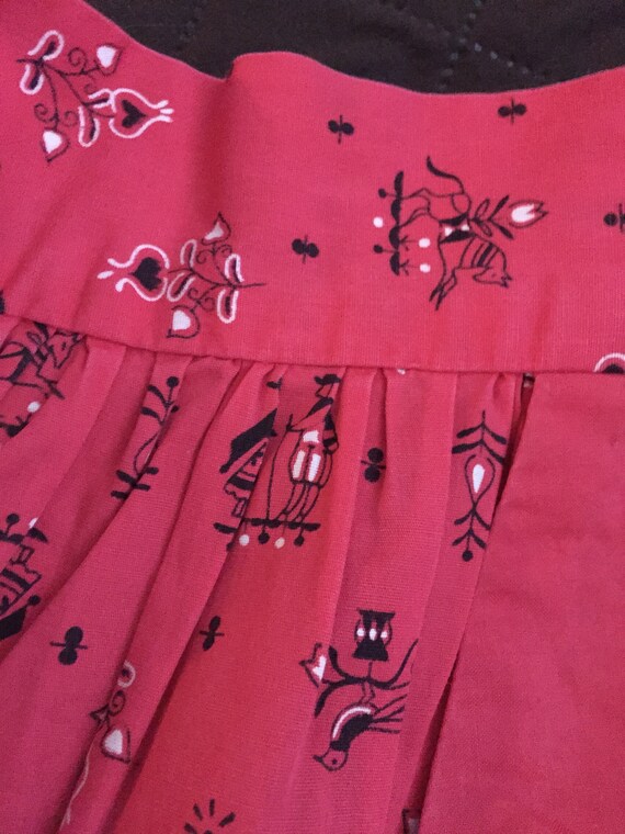 Red Harvest pattern apron - image 6