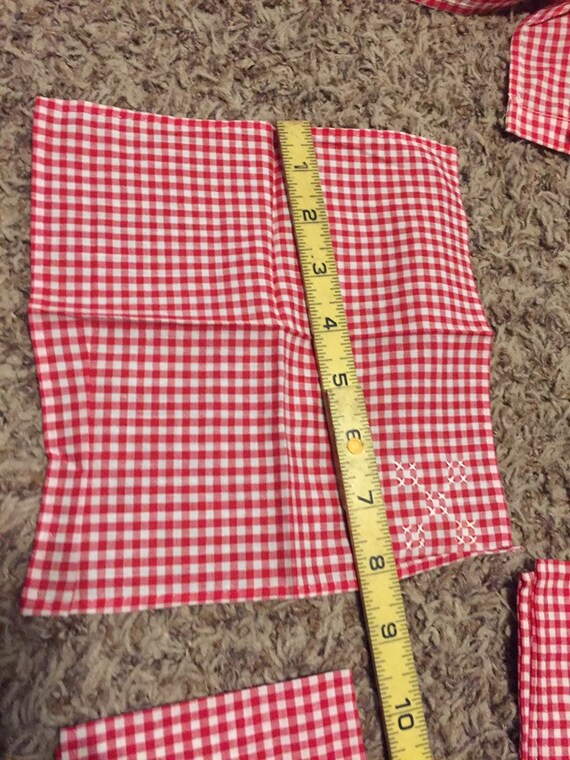 Hand Embroidered apron with Matching table cloth … - image 3