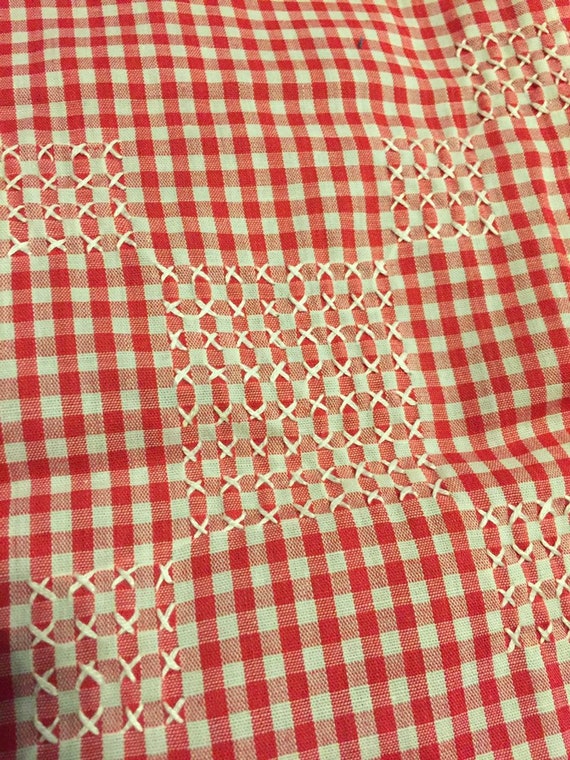 Hand Embroidered apron with Matching table cloth … - image 5