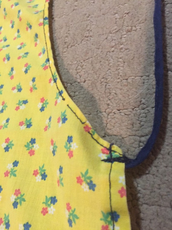 Yellow floral  pattern apron - image 4