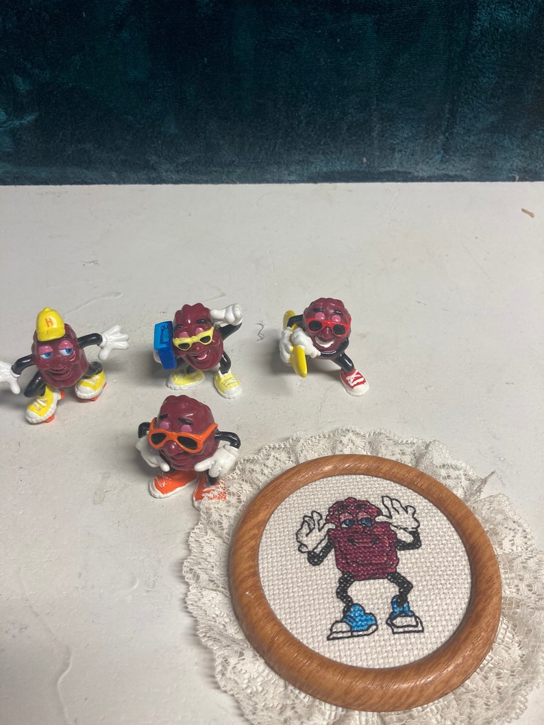 California raisins Figures and crocheted wall hanging image 1