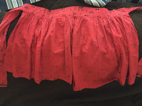 Red Harvest pattern apron - image 4