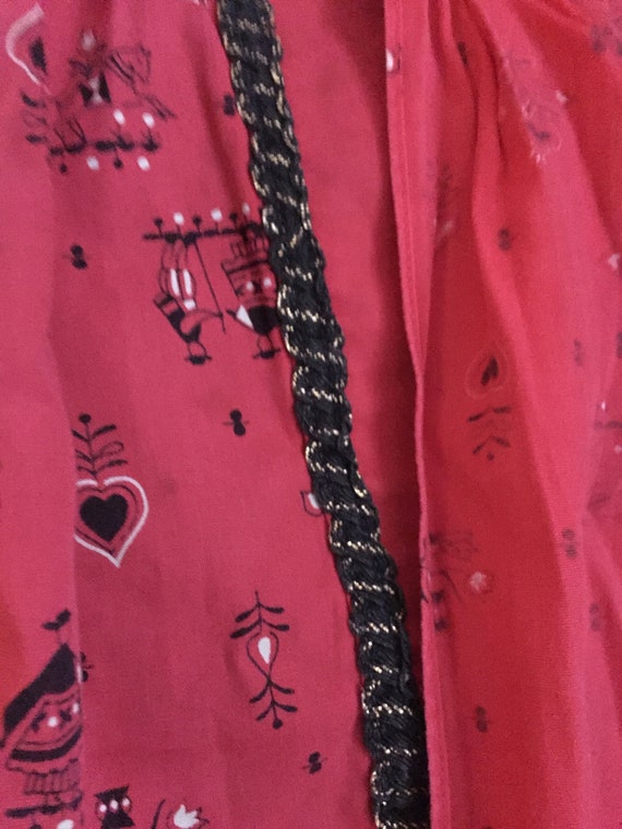 Red Harvest pattern apron - image 7
