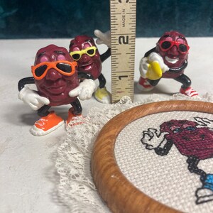 California raisins Figures and crocheted wall hanging image 2