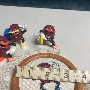 California raisins Figures and crocheted wall hanging image 8