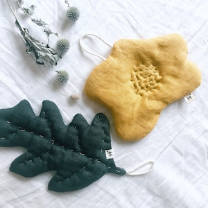 100% linen & wool potholder