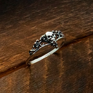 Gothic Author's Ring,925 Sterling Silver Elegant Skull Ring,Handmade Gothic Wedding Ring,Skull Ring,Engagement Ring,Valentines Gothic Ring