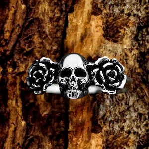 Skull Roses Ring - Memento Mori Ring, Gothic Sterling Silver Sugar Skull Signet Ring Women Witch, Womens Skull Promise Ring for Her