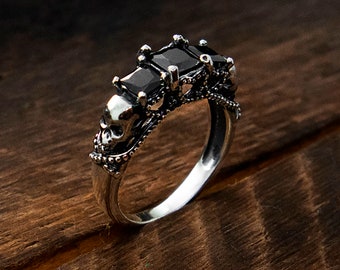 Auteur's Skull Ring en zwarte stenen, 925 Sterling Silver Gothic Cadeau voor haar voor hem, Punk Ring, Steampunk Ring, Trouwring Gothic, Skull Ring